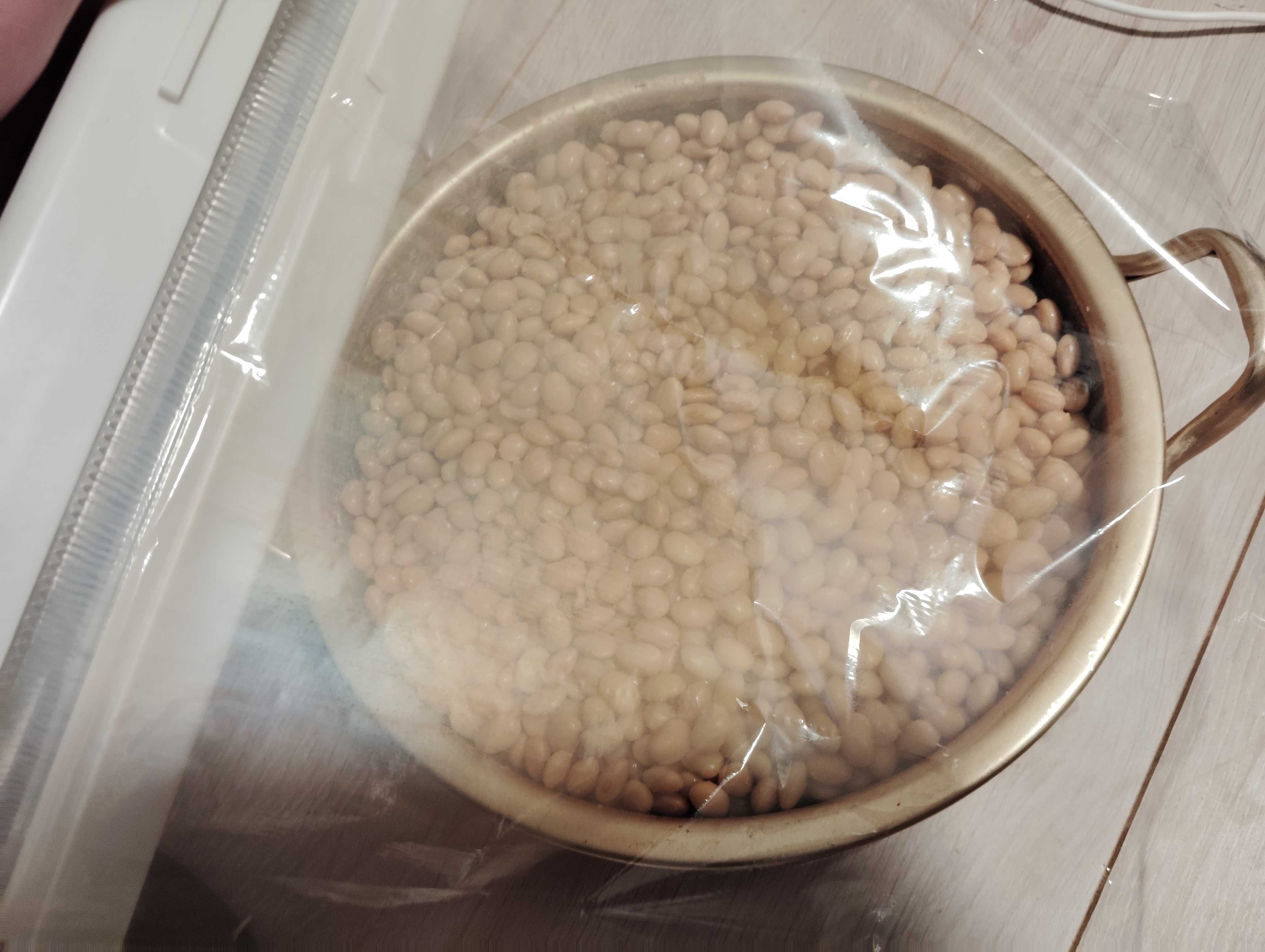 鍋の倍くらいの長さのラップを取る